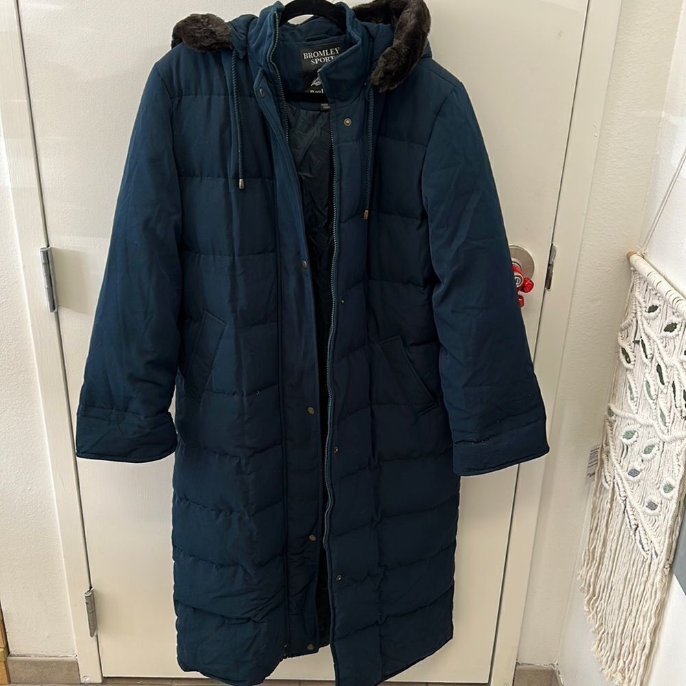 Women’s Hooded Puffer Coat - Dark Blue